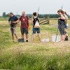 Onderzoekers en studenten Hogeschool Leiden monitoren nieuwe technieken voor herstel biodiversiteit