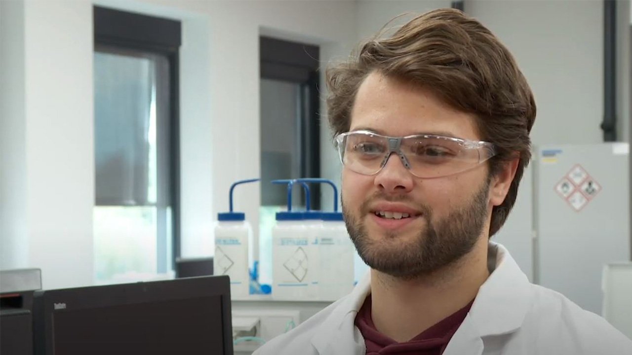 Student Jens over de opleiding Biologie en Medisch Laboratoriumonderzoek