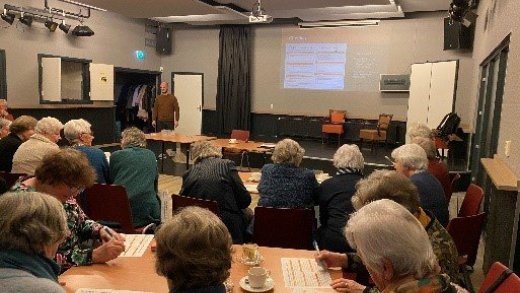 foto van een presentatie over valpreventie in Koudekerk