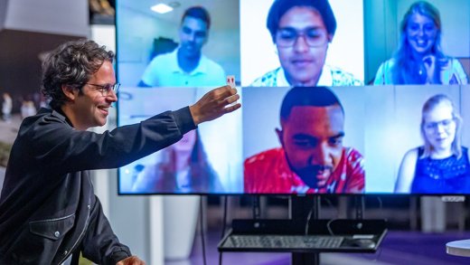 foto van Victor Mids tijdens opening online introductiedag