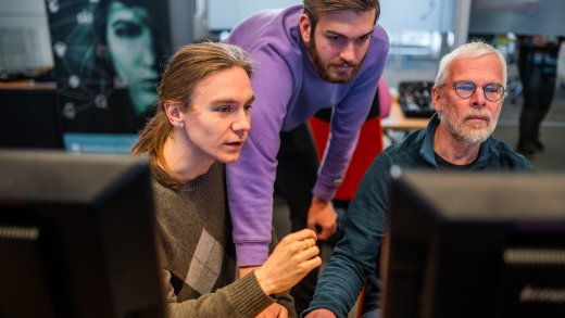 Deeltijdstudenten Hogeschool Leiden Informatica: Forensisch ICT achter computerscherm
