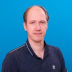 Portret van Tom Groot Kormelink bij opleiding Bio-informatica Hogeschool Leiden