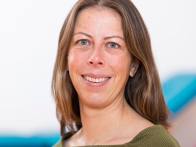 Portretfoto van docent Heleen Brand