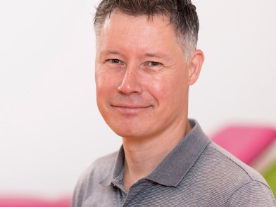Portretfoto van docent en onderzoeker Roy Elbers