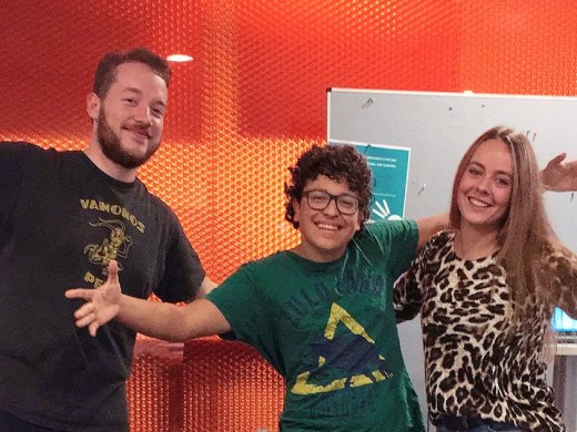 Foto van Daní samen met twee andere mensen