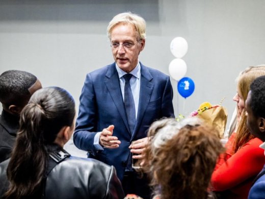 Minister Dijkgraaf in gesprek met studenten