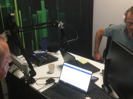 Rob van Gijlswijk en Bart Baa in de radio studio