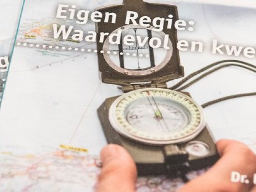 foto van folder genaamd Eigen regie: waardevol en kwetsbaar