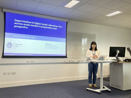 Cheng Hua presenteert haar onderzoek op het EAS congres in Dublin