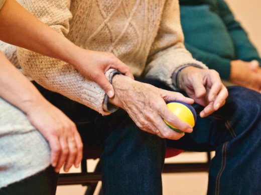 ouderen die getraind worden in beweging
