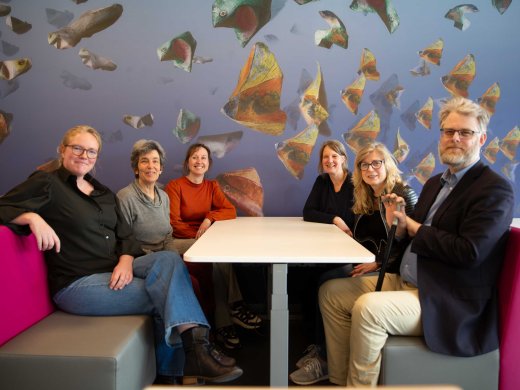 Groepsfoto van zes leden van de Centrale Ethische Onderzoekscommissie van Hogeschool Leiden