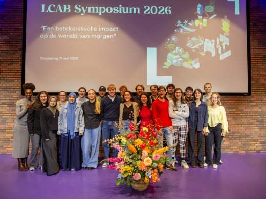 groepsfoto van de stagiairs op het symposium