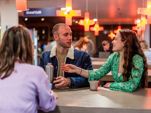Studenten op cafe 