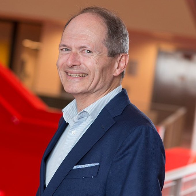 portretfoto van lector genome-based health peter taschner