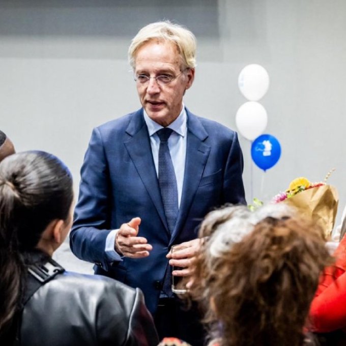 Minister Dijkgraaf in gesprek met studenten