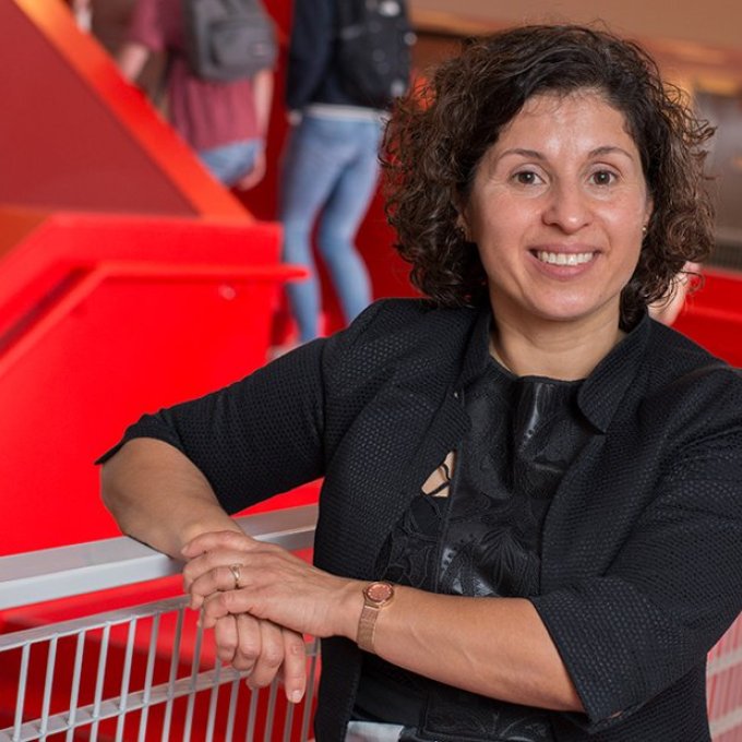 Lector Saniye Celik op de hogeschool