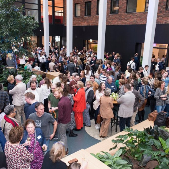 Foto opening van de nieuwbouw 