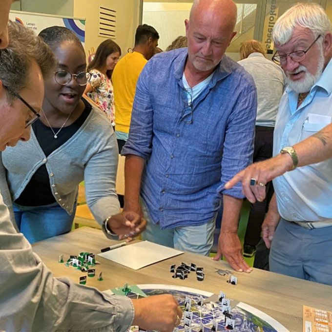 Deelnemers omgevingswetdag bespreken samen