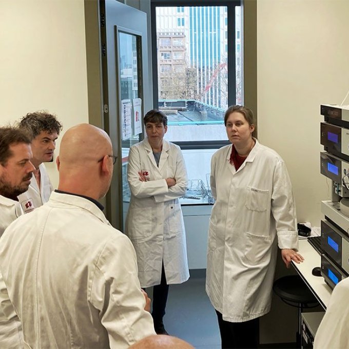 Foto van mensen in een lab