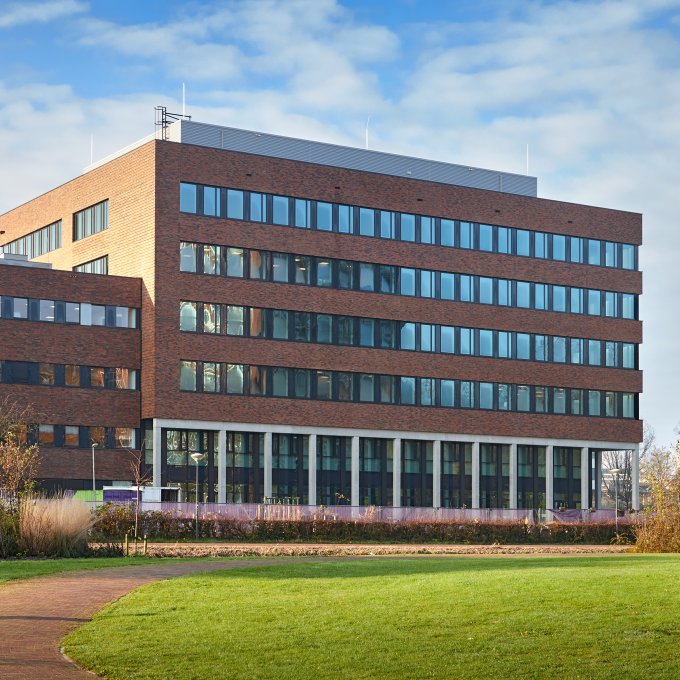 Buitenkant van hoofdgebouw Hogeschool Leiden
