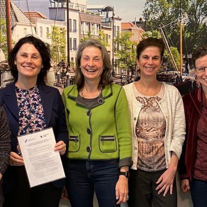 Personen ondertekening samenwerking LUMC en sociaal werk