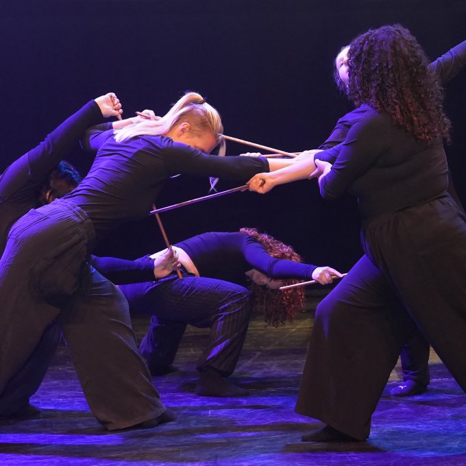 Studenten van de opleiding Docent Dans/Euritmie spelen treden op in een dansvoorstelling