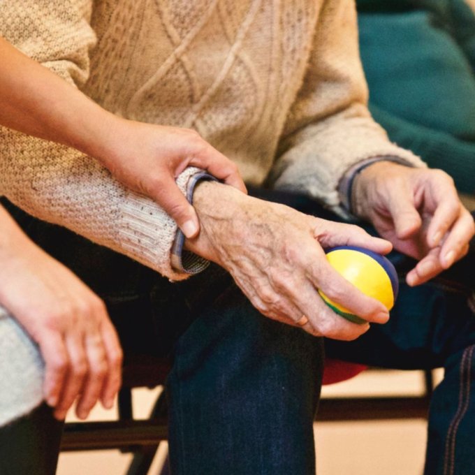 ouderen die getraind worden in beweging