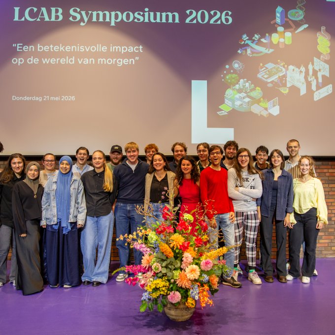 groepsfoto van de stagiairs op het symposium