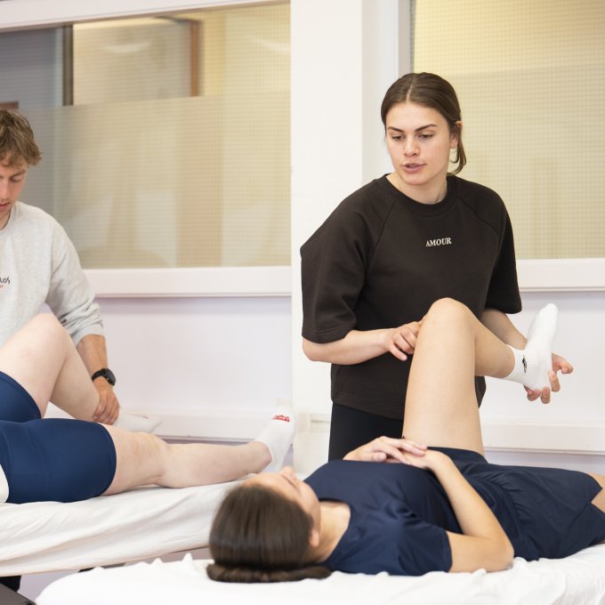 praktijkles zelfstudie in groepsverband opleiding Fysiotherapie bij Hogeschool Leiden